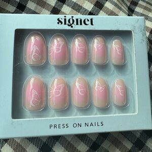 Signet Pink Butterfly Press On Nails